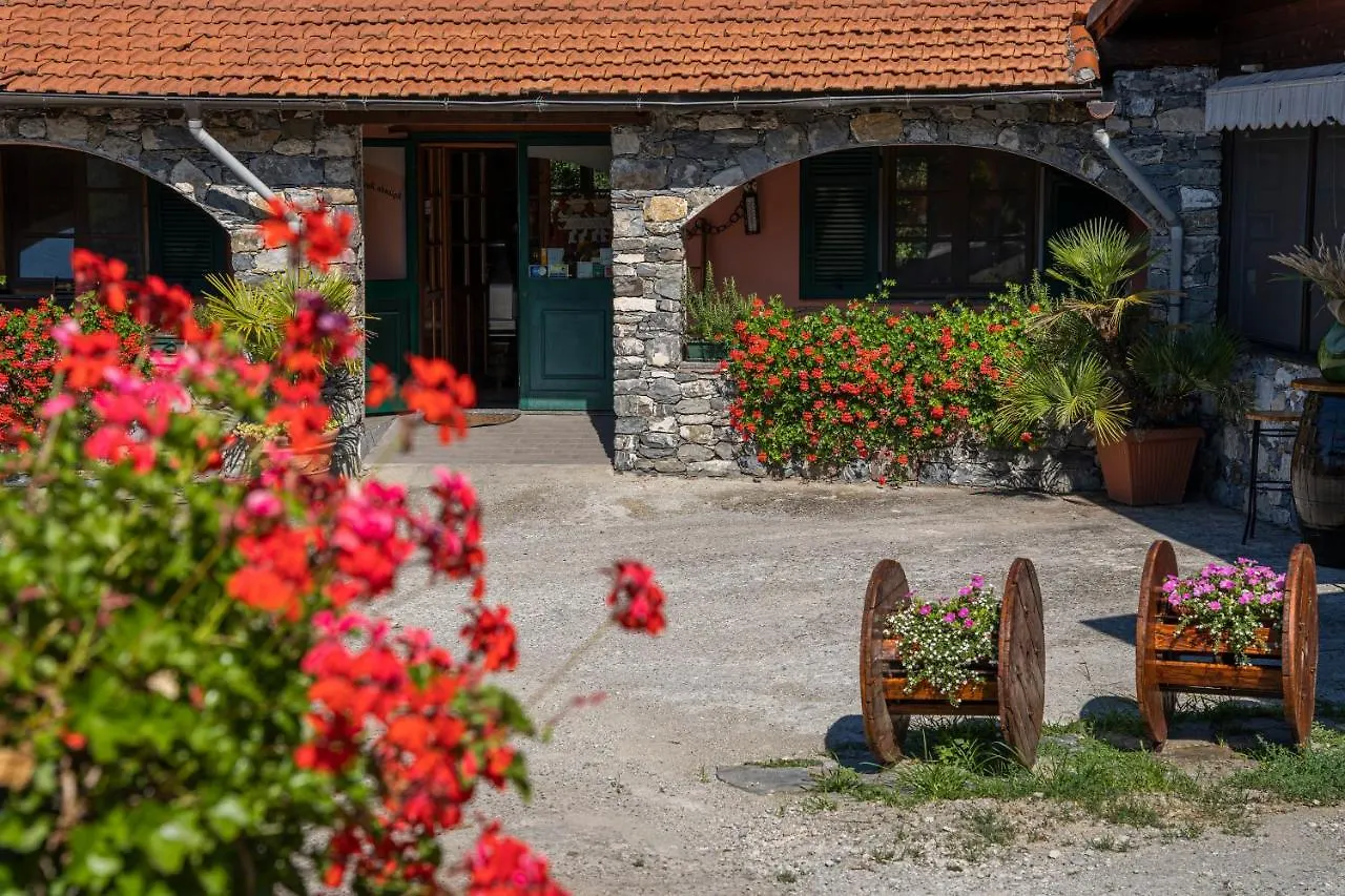 01234 - Agriturismo La Marpea, esperienza in mezzo alla natura e al cibo tipico Italiano Villa Terisso 0*,  Italia